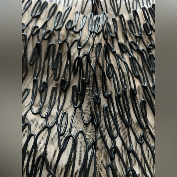 European designer brand. 3 piece set. - Picture 5 of 9